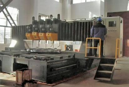  龍門移動式四主軸多頭數(shù)控平面鉆床